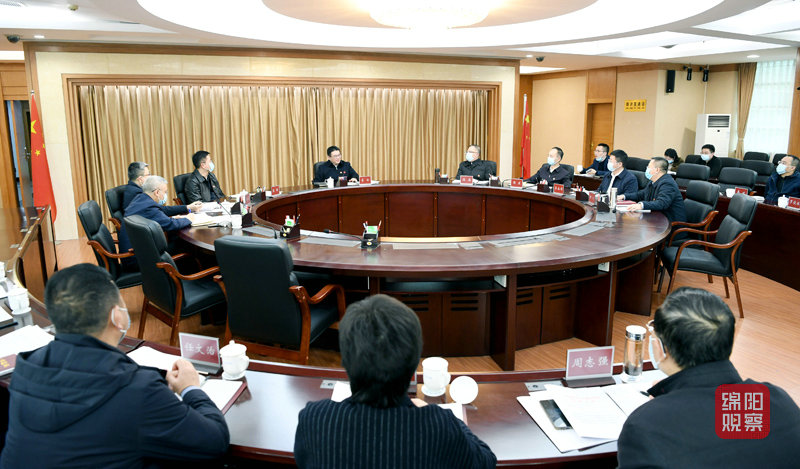 2022年2月28日，李云主持召開(kāi)市政府黨組會(huì)  張莉 攝.jpg