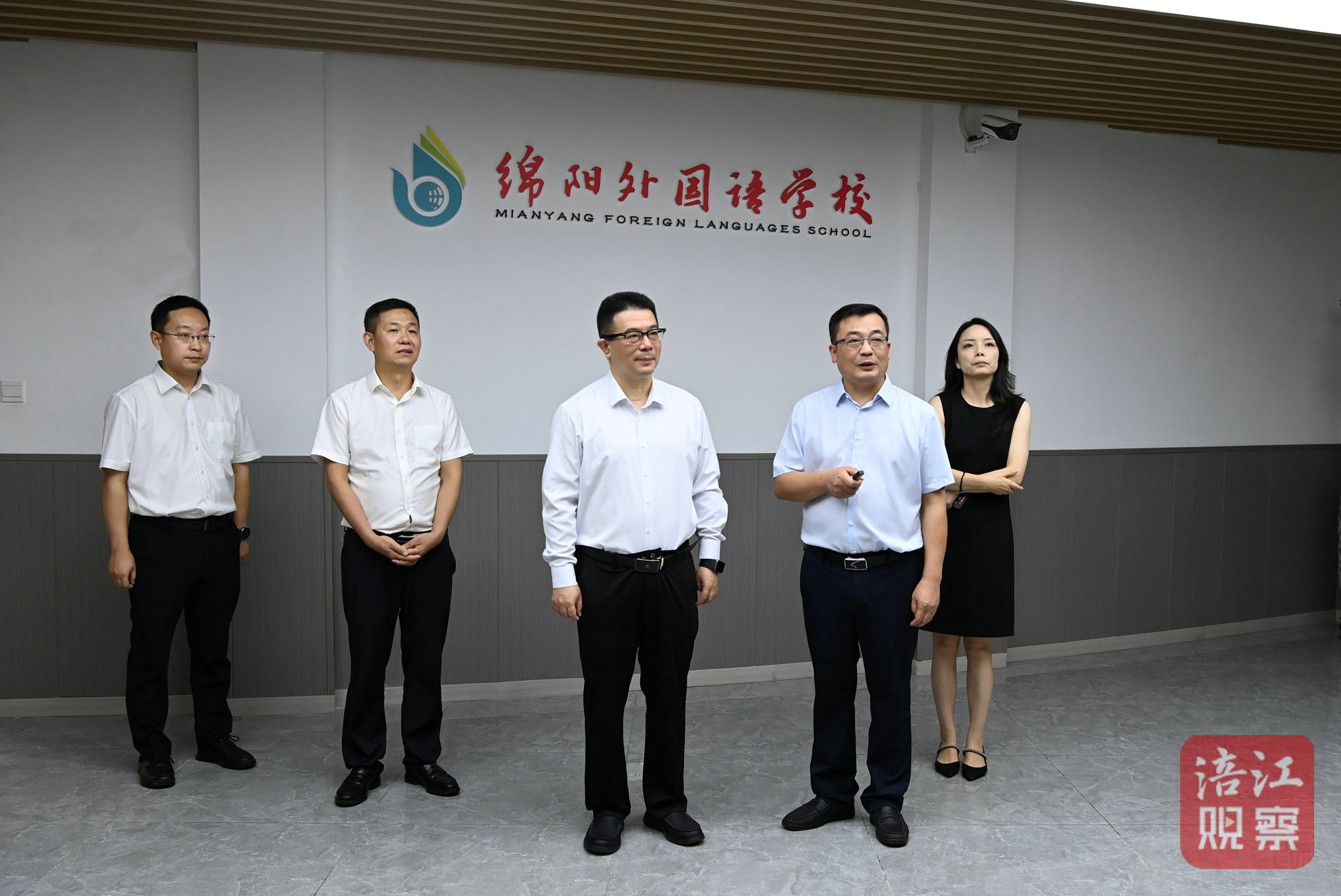 2024年9月9日，李云調(diào)研教育發(fā)展情況、慰問(wèn)教師代表9（外國(guó)語(yǔ)學(xué)校）  張莉 攝 (1).jpg